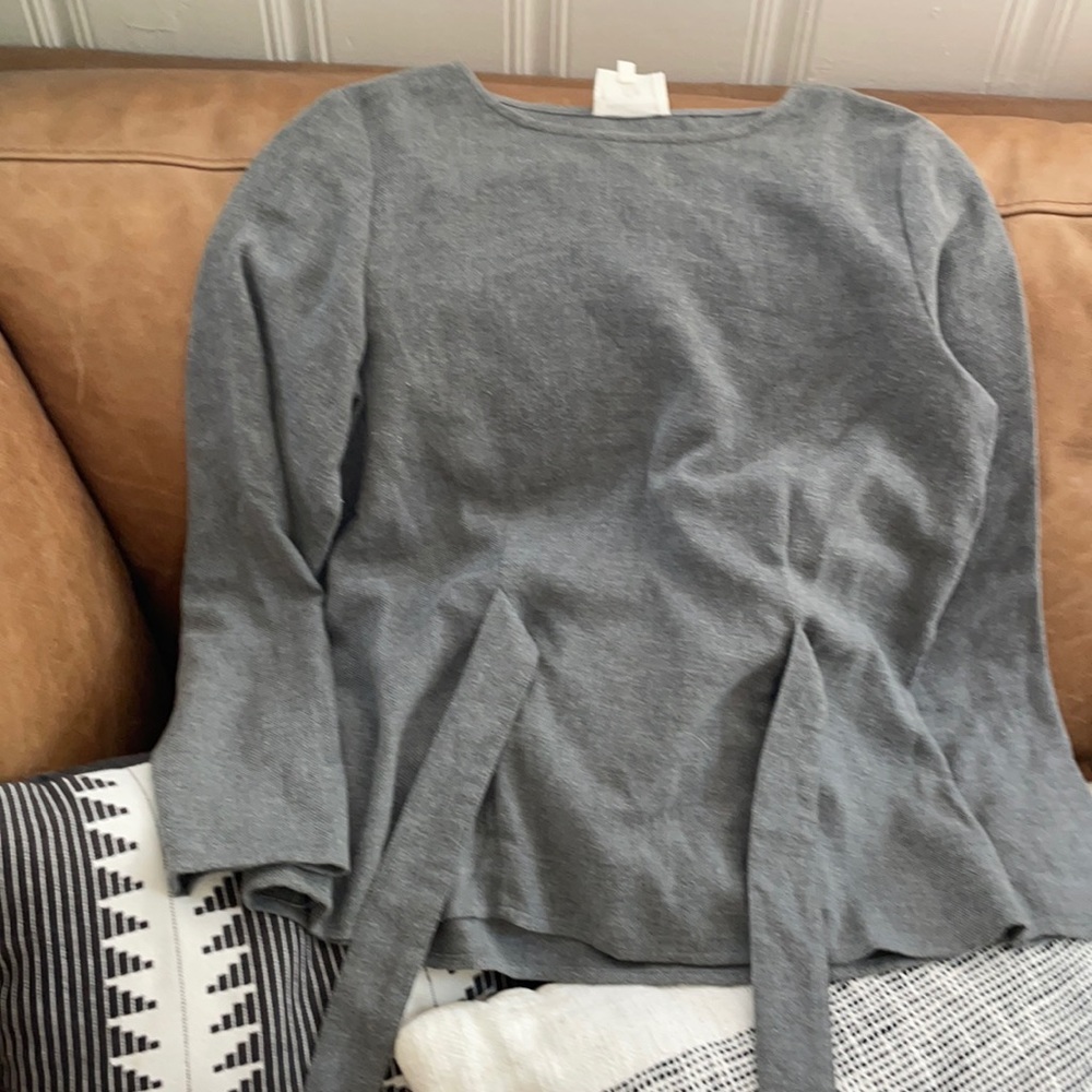 Sezane gray top